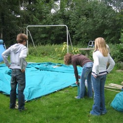 Tent opzetten - Toneelvereniging Plankenkoorts 